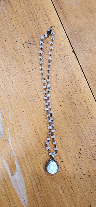 Melania Clara Beaded Mother of Pearl Short Necklace