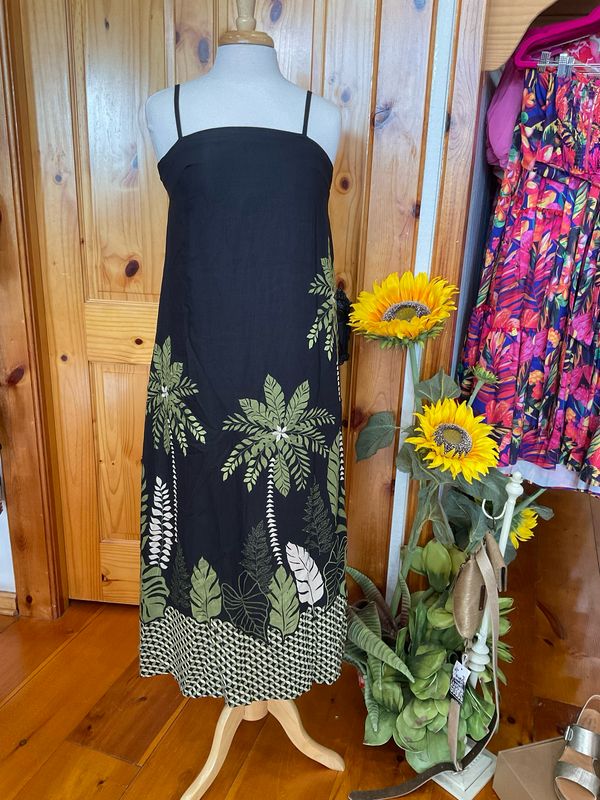 KLd. Signature 52661 Black Print Float Dress