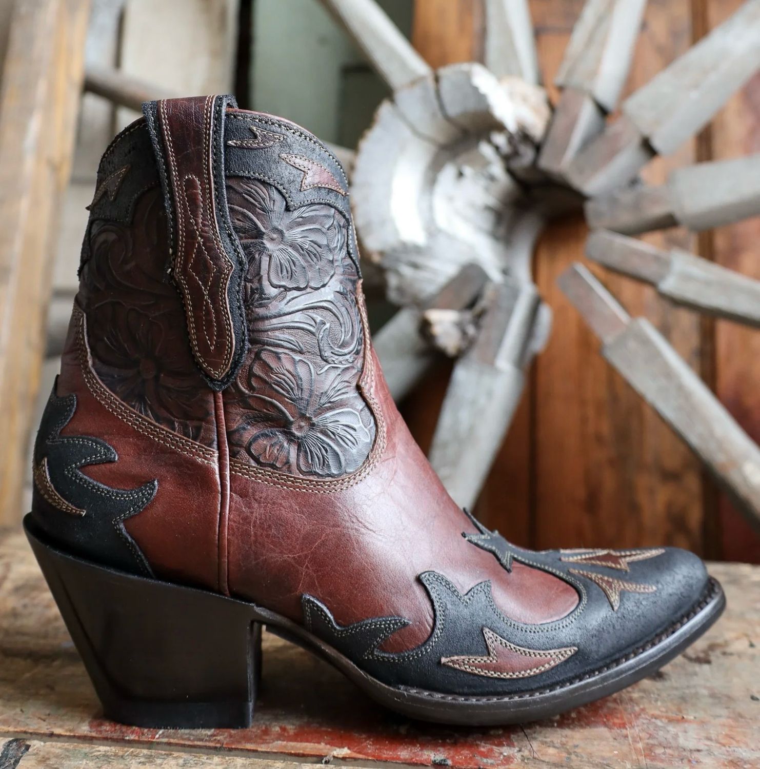 Old Gringo BL4077-1T4L Giant 7in. Cognac Bootie