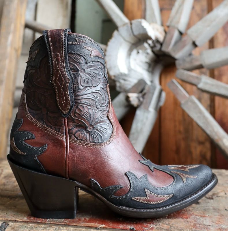 Old Gringo BL4077-1T4L Giant 7in. Cognac Bootie