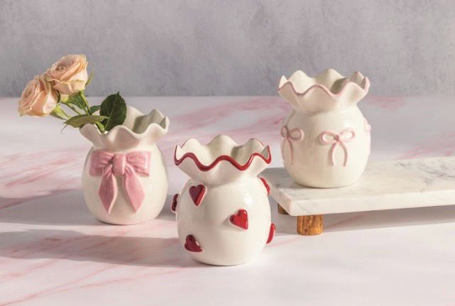 MudPie 47700462 Valentine&#39;s Ruffle Bud Vases