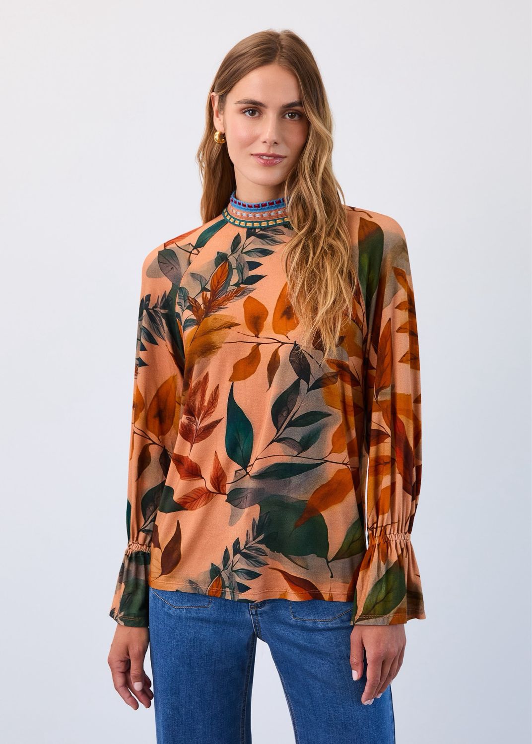 FDJ 3452153 Mock Neck Trimmed Top