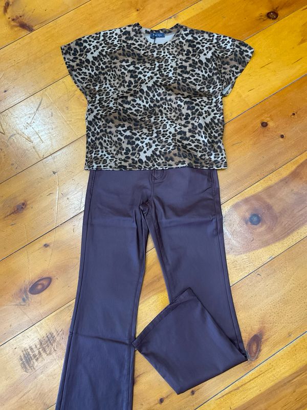 KLd. Signature 45354 Animal Print Scuba Top