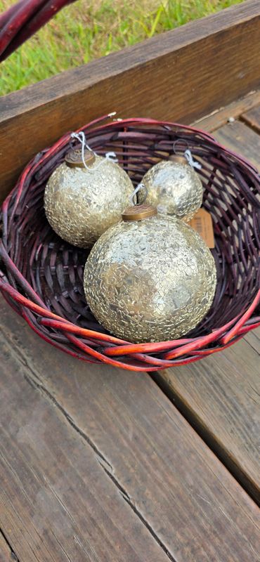 180 Degrees S10957 Set of 3 Gold/Silver Crackle Glitter Balls 3,4,5”