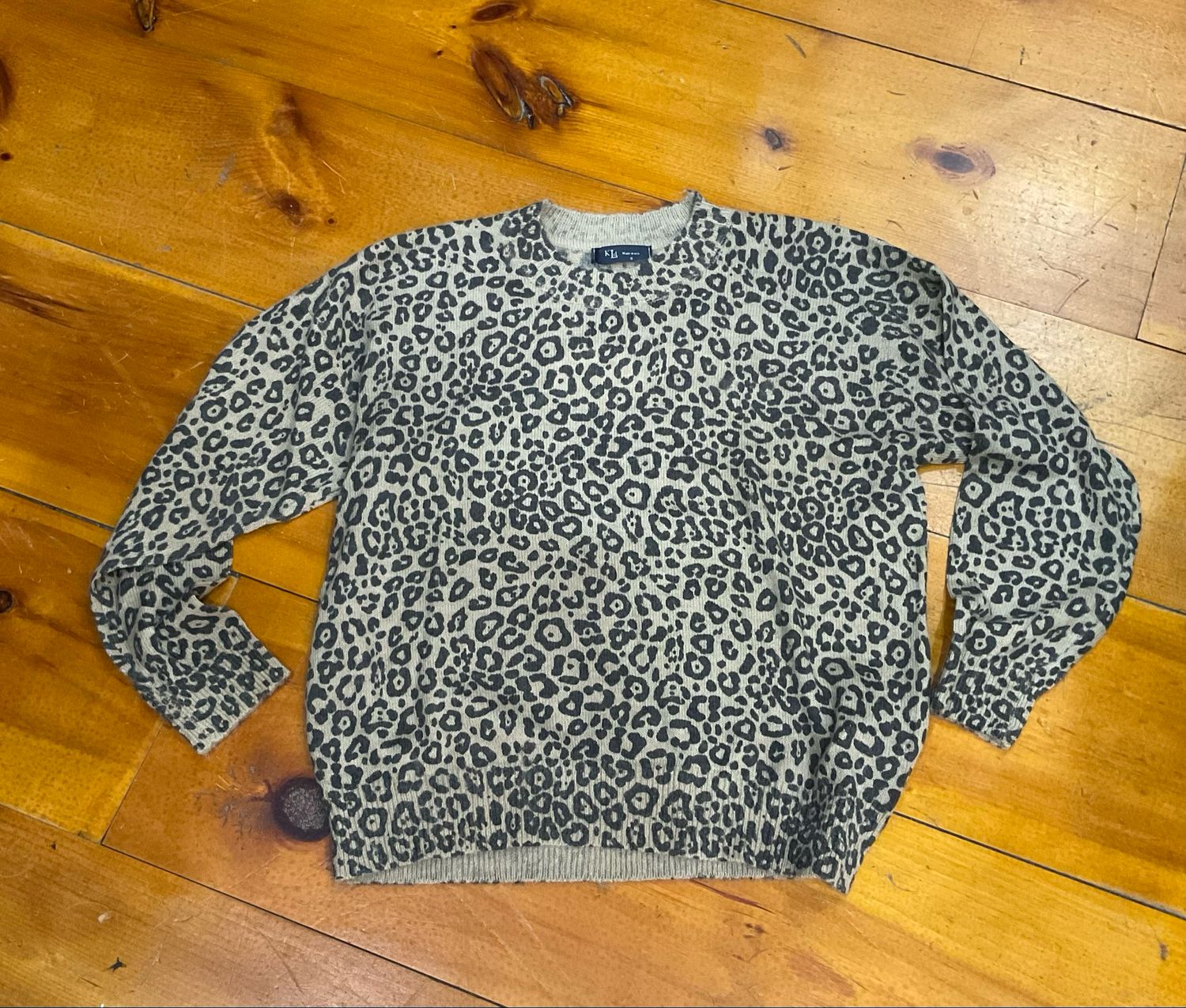 KLd. Signature KD45370 Leopard Print Sweater