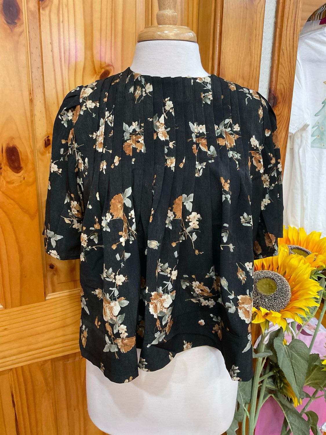 KLd. Signature KD45421 SS Floral Pintuck Blouse