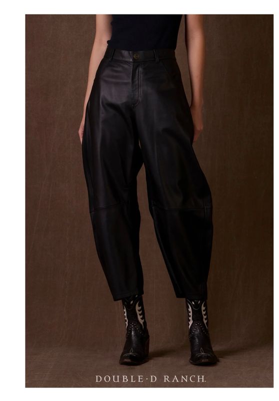Double D P640 Betty Barrel Pant-Black