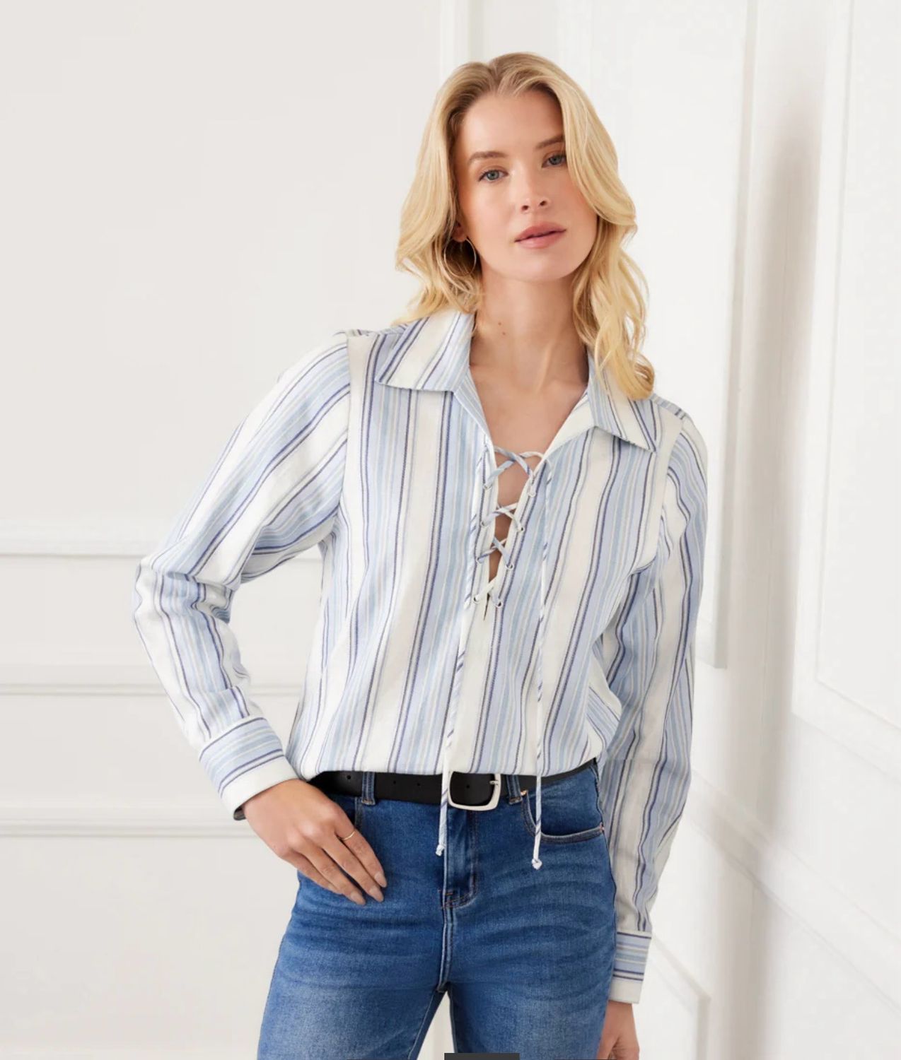 Karen Kane 4L87601 Long Sleeve Eyelet Lace Up Top