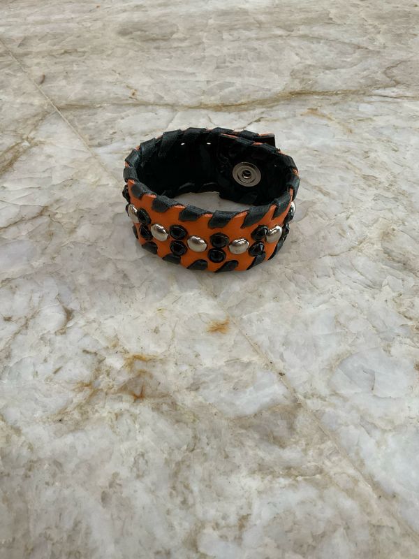 Kurtmen Asst Cuffs 