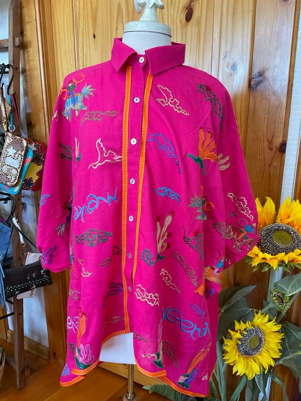 PONG Rodeo Fuchsia Hi/Lo Button Up