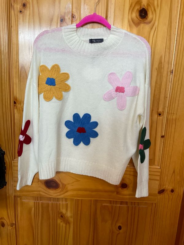 KLd. KD45472 Embroidered Flower Sweater