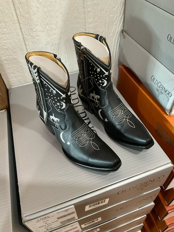 Old Gringo YBL676-2 Once in a Blue Moon-Black