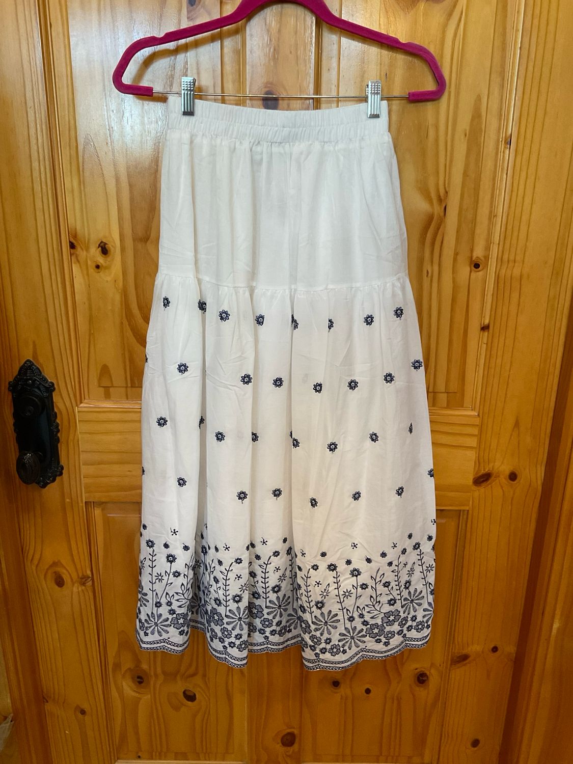 KLd. KD60430 Embroidered Tier Skirt-White