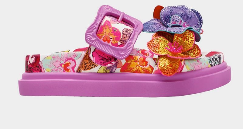 Betsey Johnson LORA01S5 Lorayne White/Multi