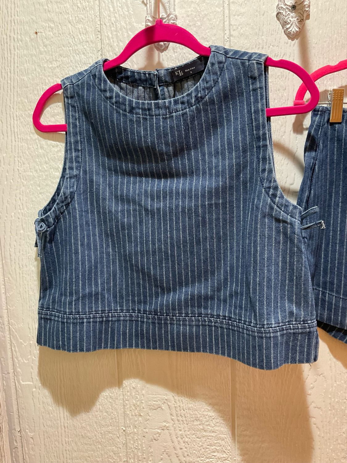 KLd. 45491 Side Tie Tank-Denim Pinstripe
