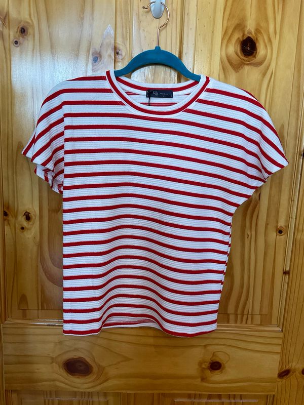 KLd. 45502 Textured Knit Top-Red Stripe