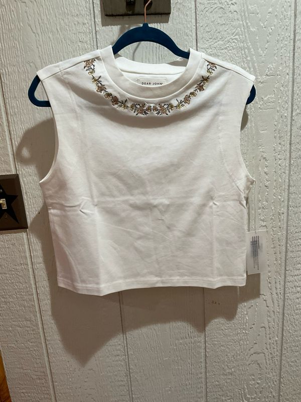 Dear John DKN2201 Anya SlvLess Tee-White