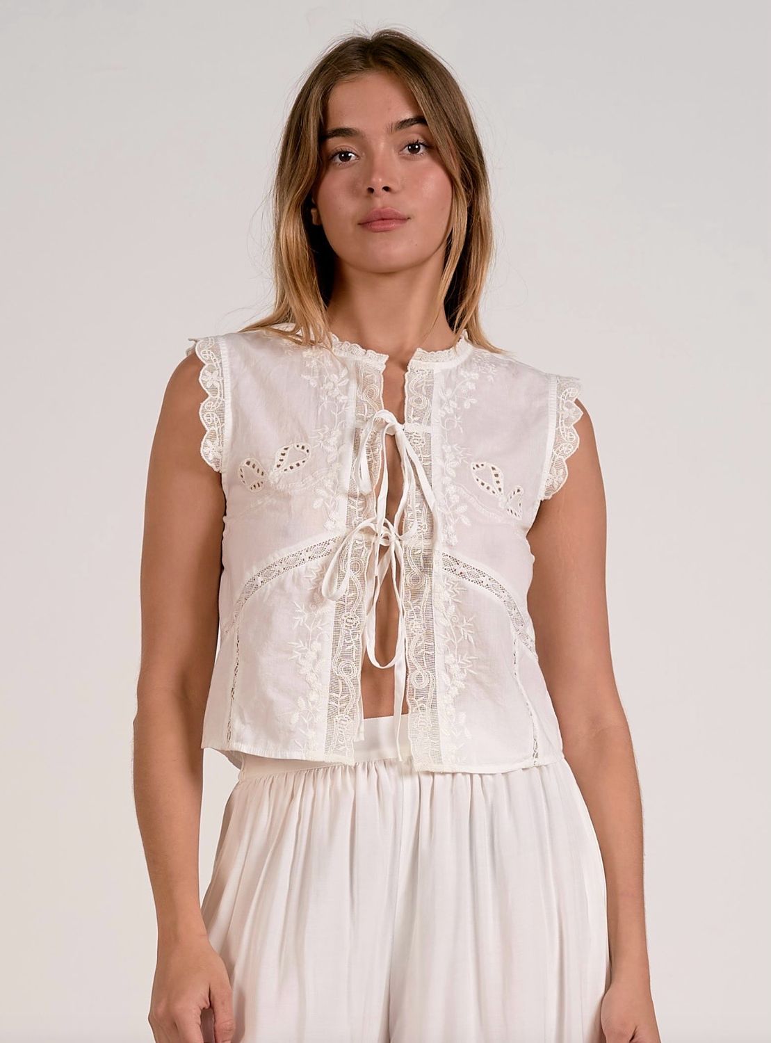 Elan EL11673 SLVLS Tie Top-White