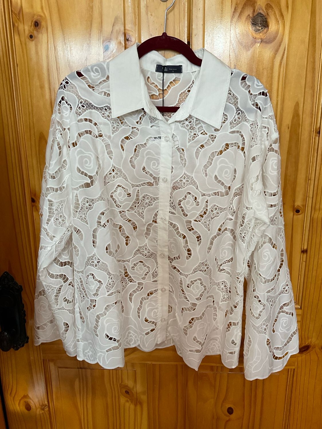 KLd. KD45488 Embroidered Cut-Out Shirt-White
