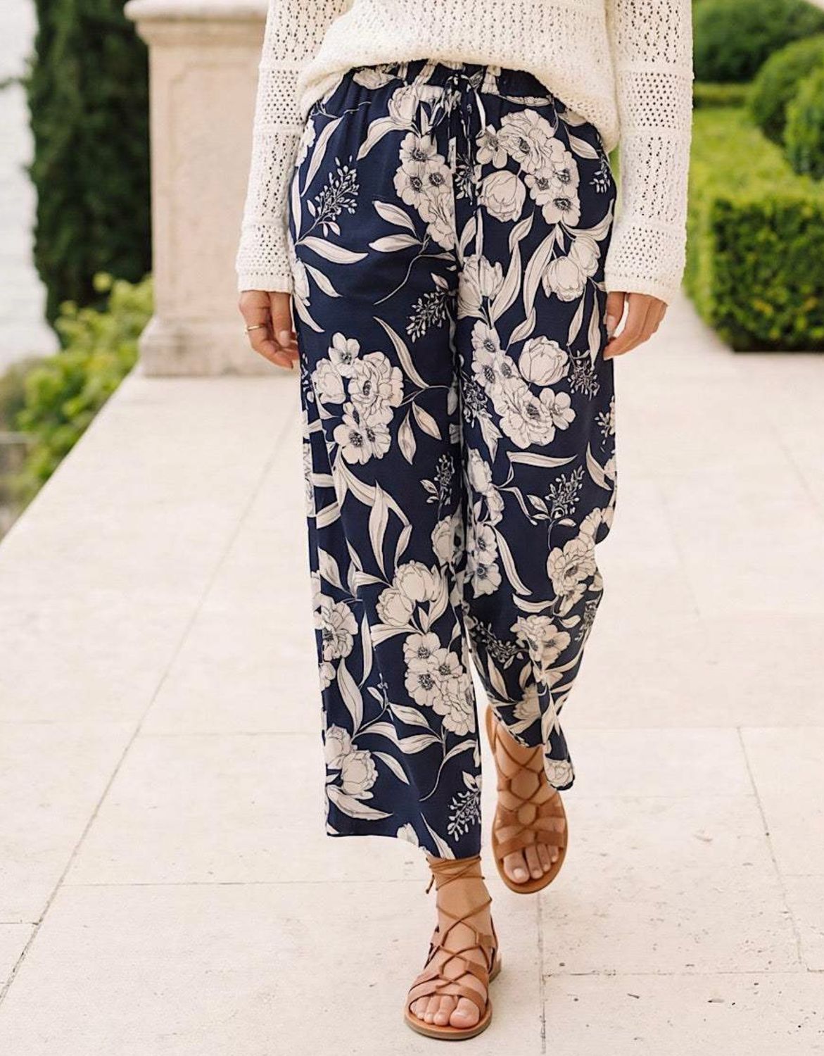 Karen Kane 2L56500 Drawstring Ankle Pants-Floral