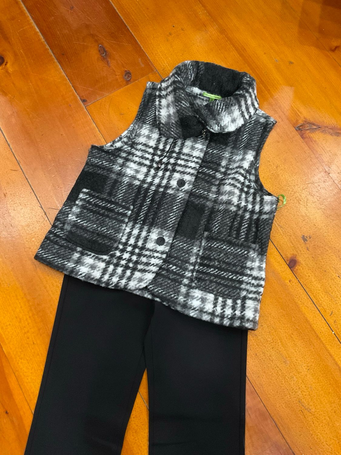 Trisha Tyler TT13078 Tulip Hem Vest-B&amp;W plaid