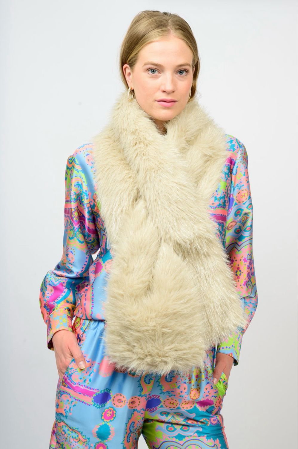 Ivy Jane 030024 Sparkle Faux Fur Scarf