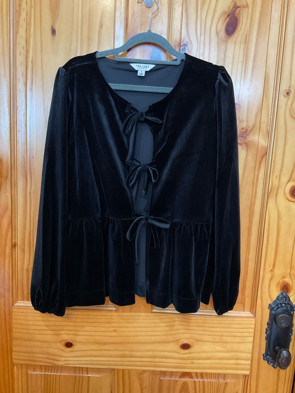 Tru Luxe T46374TM Bow Detail Velvet Top-BK