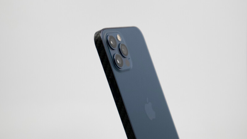 iPhone 12/ 12 Pro Rahmen Folie in der Farbe „Carbon“ 2er set von FrameWrap in Vielen weiteren Farben erhältlich.