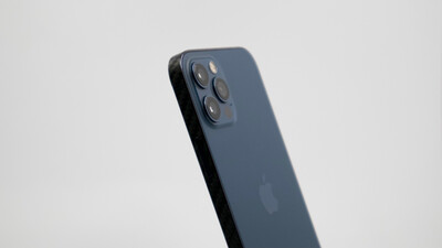 iPhone 12/ 12 Pro Rahmen Folie in der Farbe „Carbon“ 2er set von FrameWrap in Vielen weiteren Farben erhältlich.