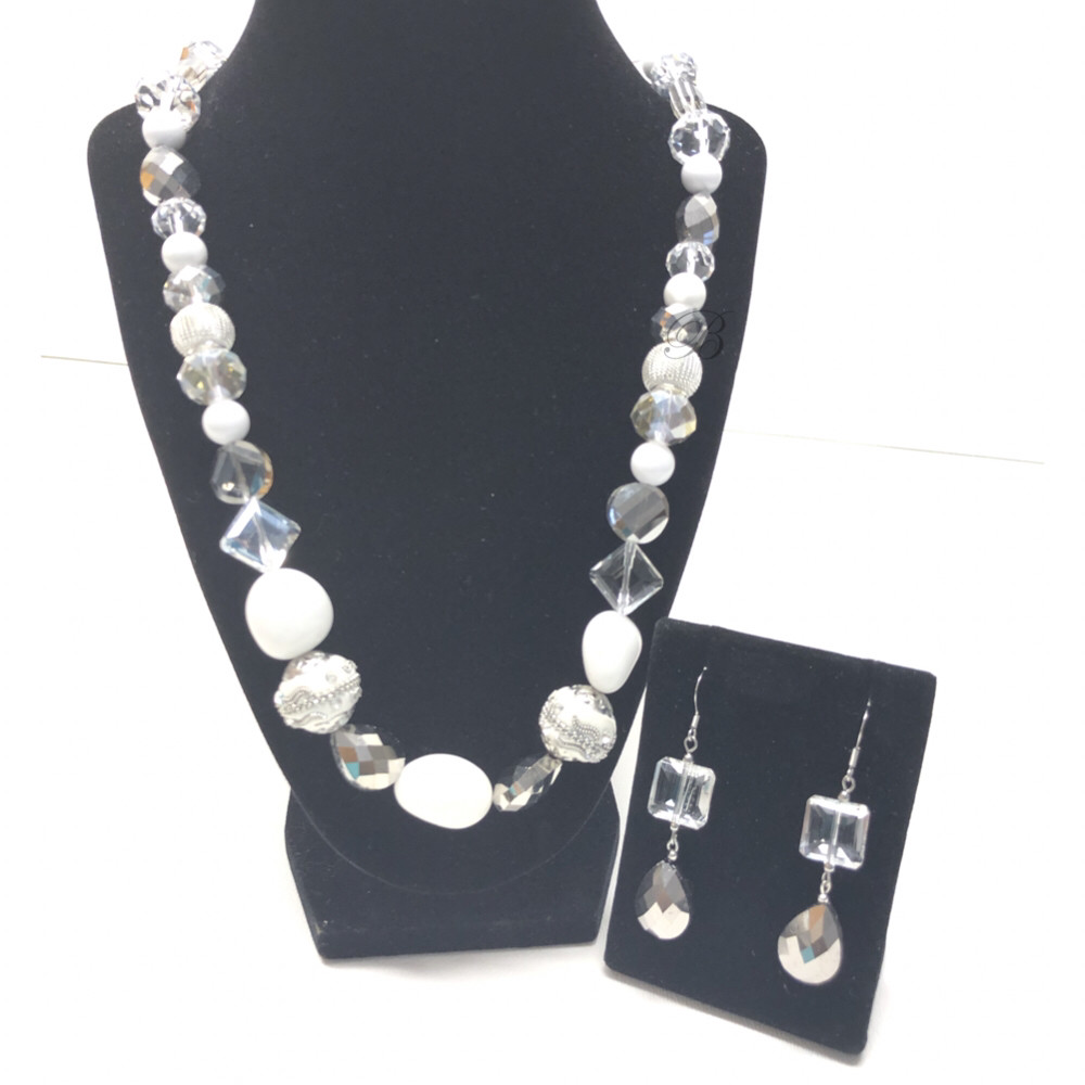 Fancy Me JJ White Necklace Set 