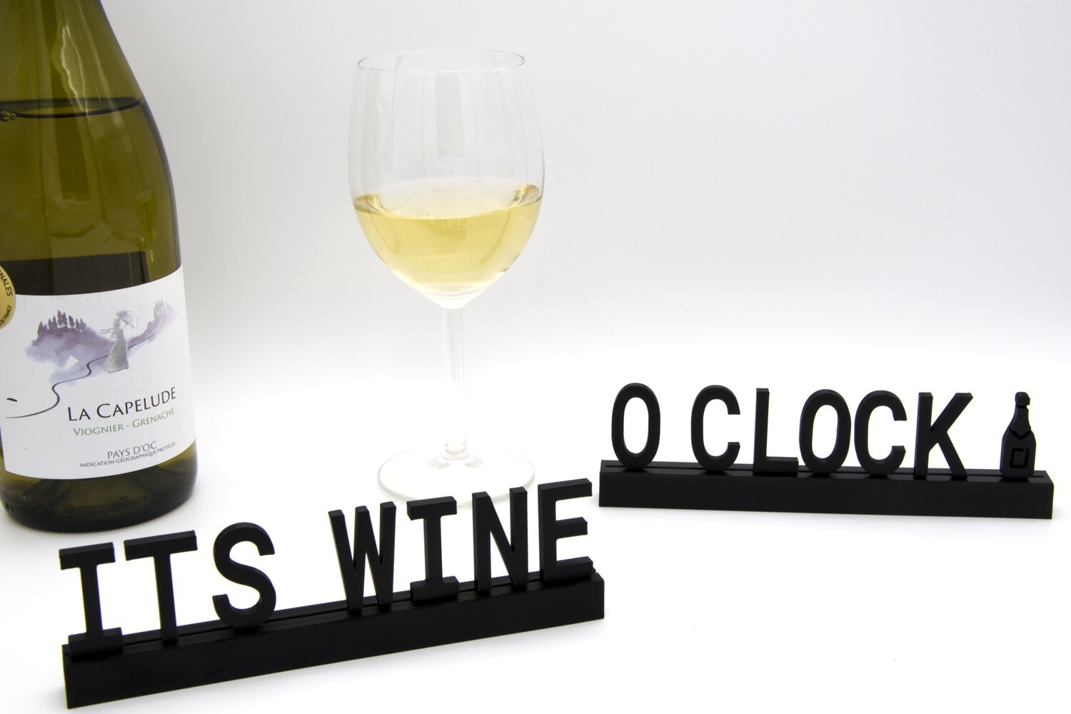 "It's wine o 'clock"