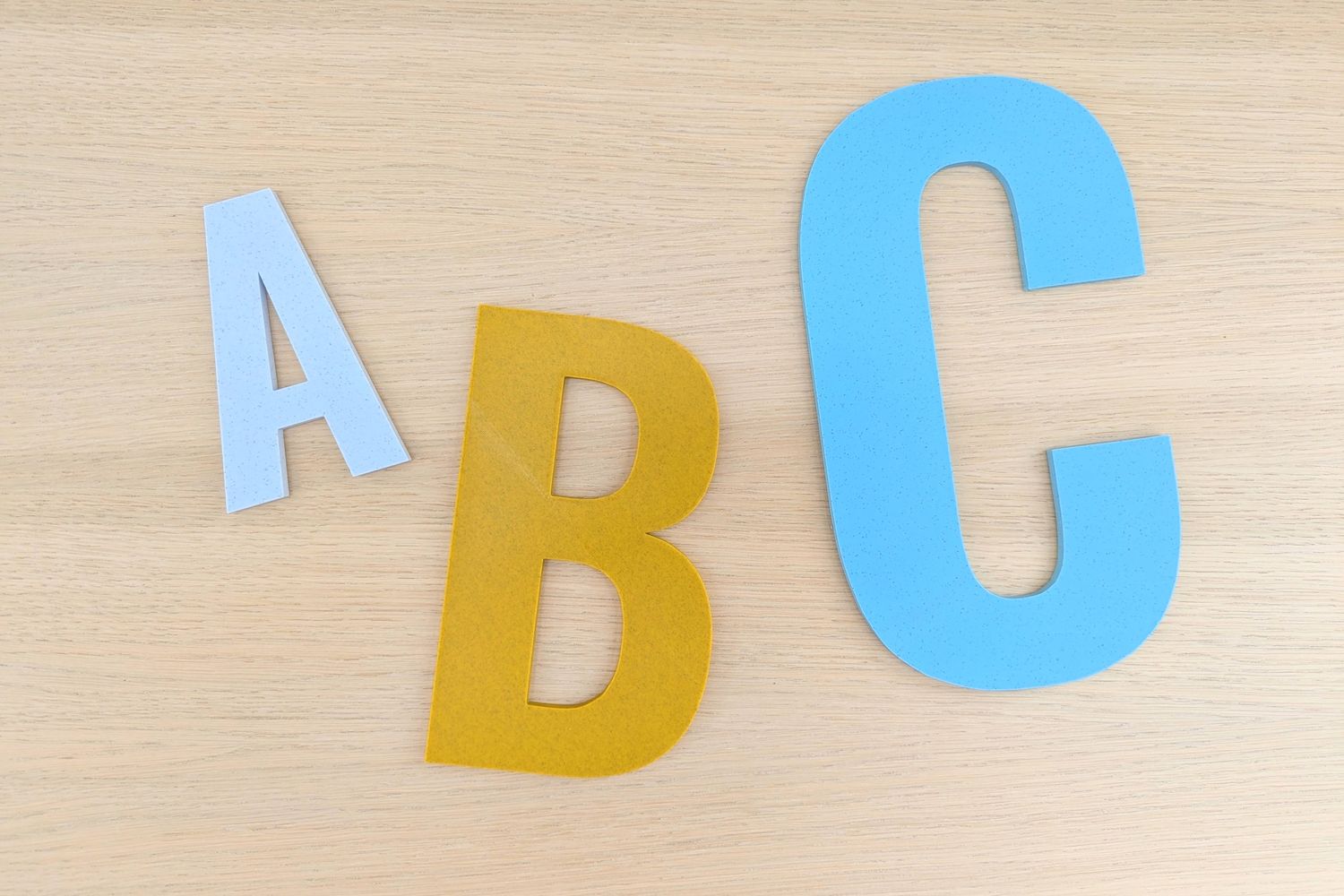 Letters voor aan de muur