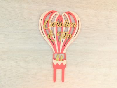 Taarttopper bruidspaar in luchtballon - met namen