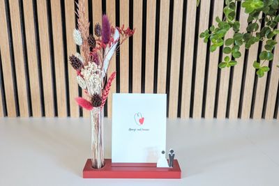 Kaart-/fotohouder medium met vaasje Kaart-/fotohouder medium met vaasje