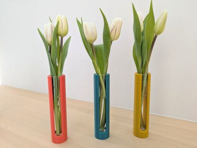 Recht vaasje met glazen buisje