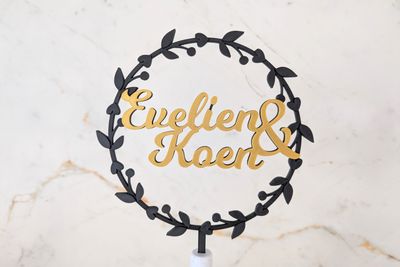 Taarttopper huwelijk - krans met namen