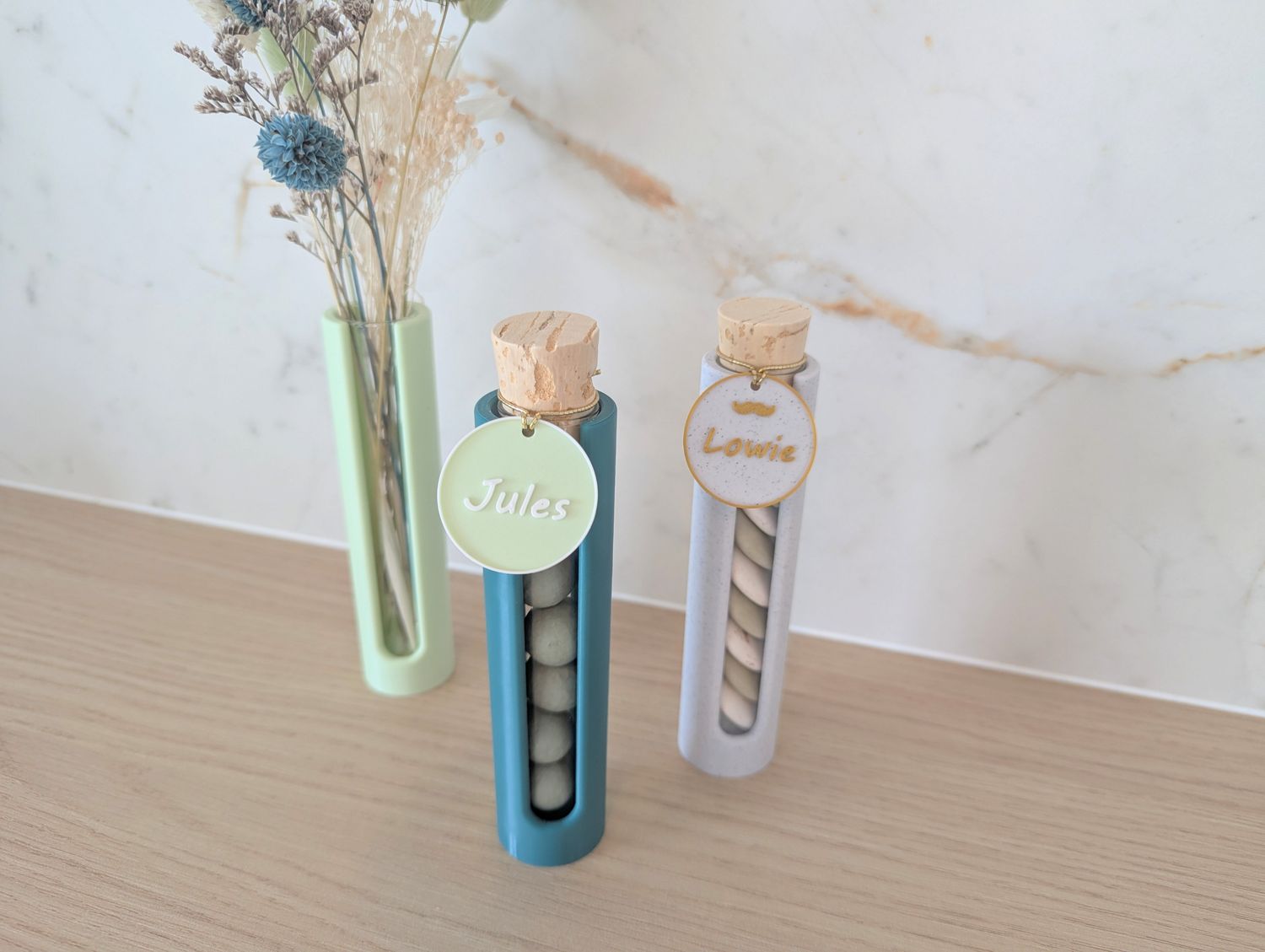 Recht vaasje met glazen buisje