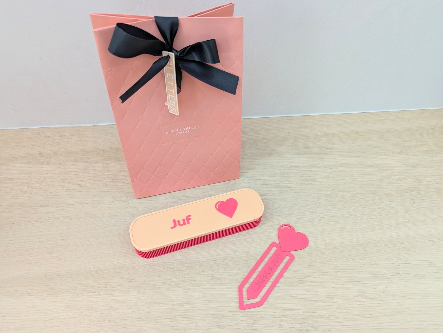 Cadeauset juf: pennendoos + boekenlegger