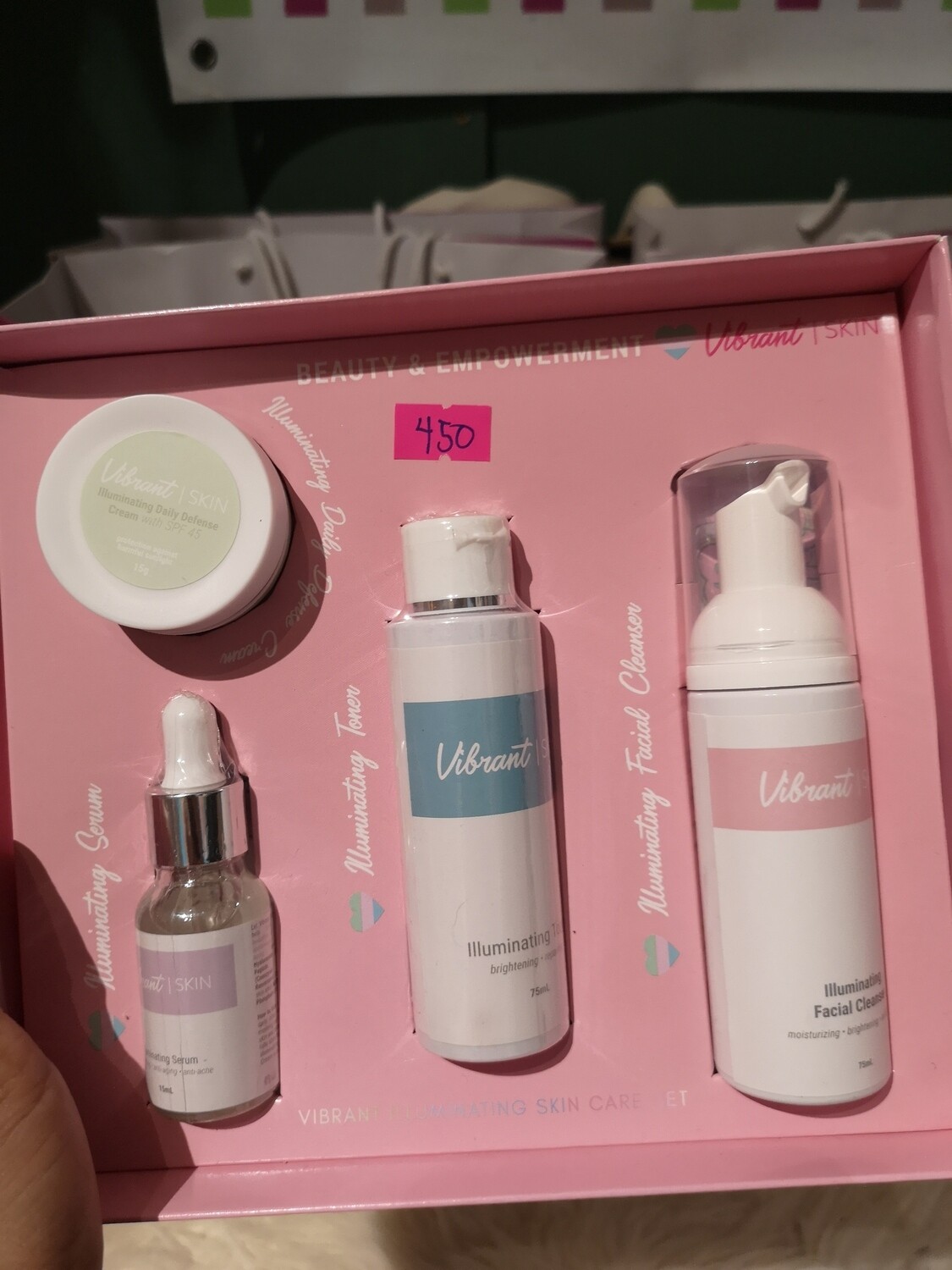 Vibrant Illuminating skincare set  ( BBD JUNE 202)6
