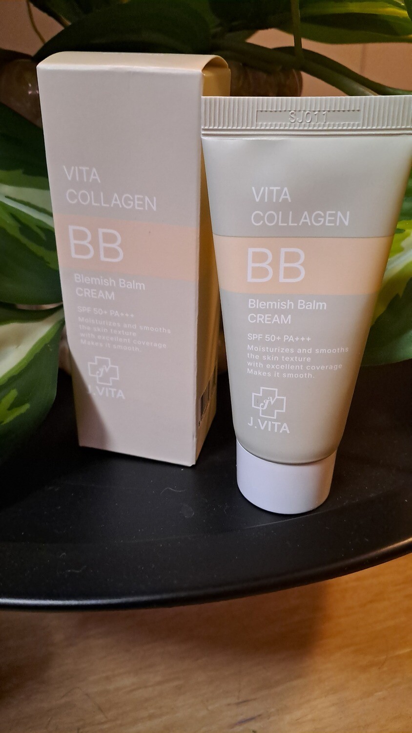 J VITA COLLAGEN BLEMISH BALM CREAM  Natural color 60ML SPF50+ PA+++ (BBD SEP 29,2026)