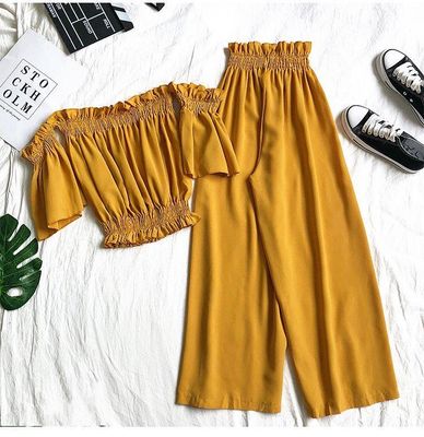 Off shoulder top and squarepants