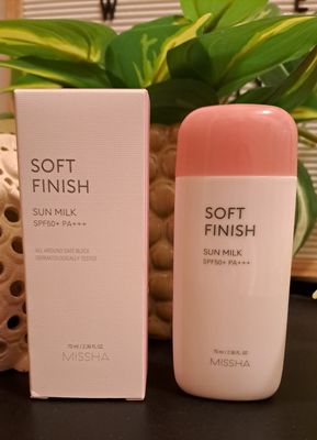 Missha Soft finished sun milk spf 50+ pa+++
Expiration date june 26,2026