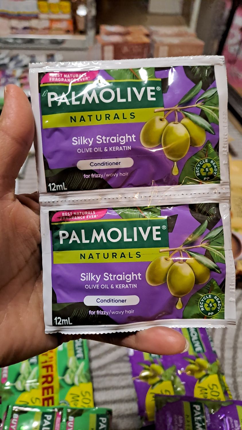 PALMOLIVE SILKY STRAIGHT  OLIVE+KERA CONDITIONER 6 SACHETS FOR FRIZZY HAIR
