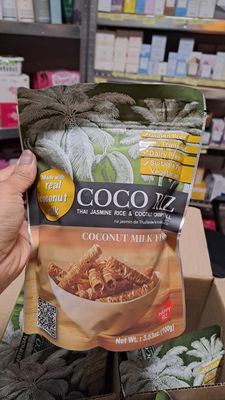 COCO RIZ COCONUT MILK FLAVOR CRISPY ROLL 100G EXP JUNE 26.2026