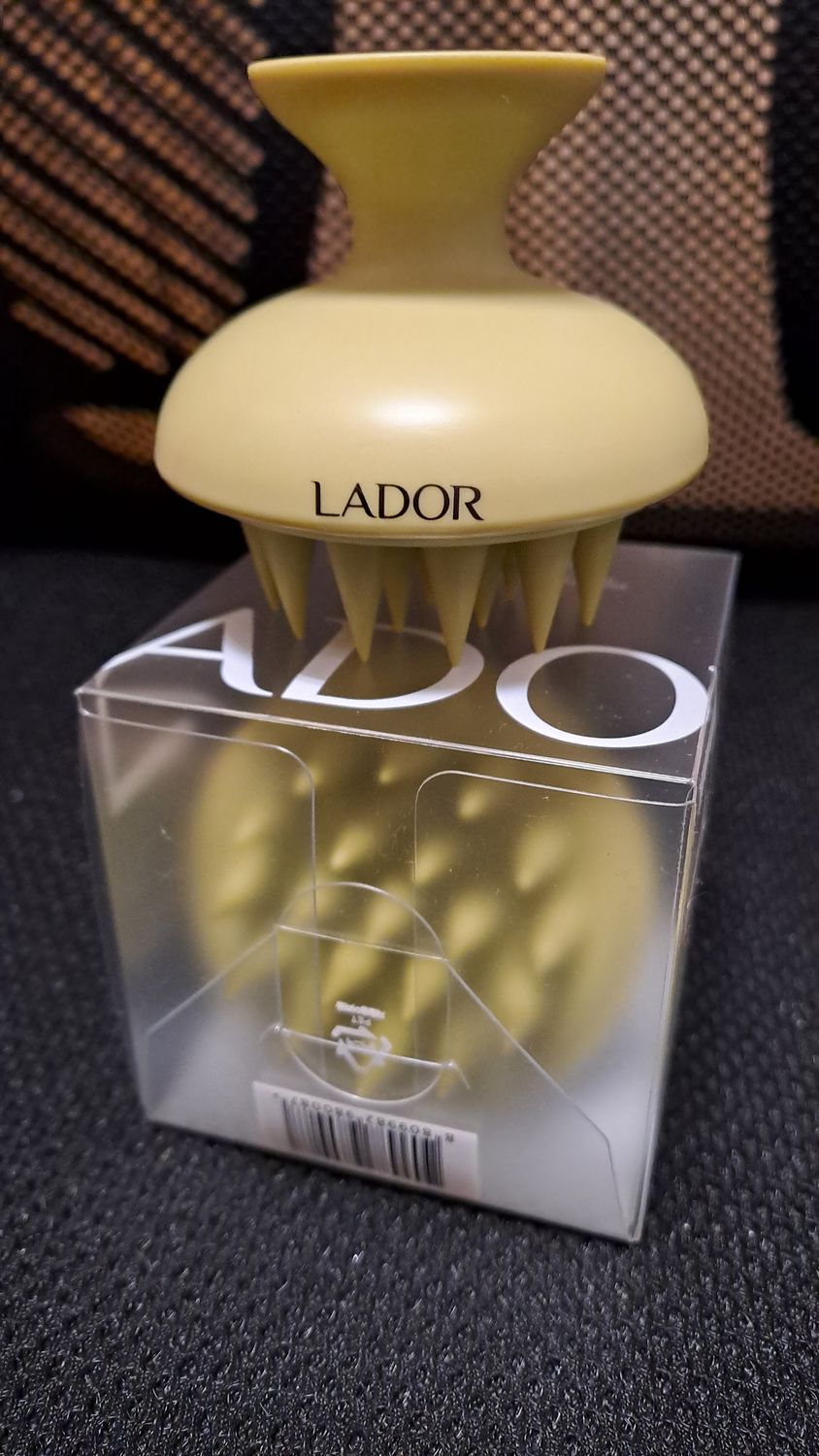 LADOR SCALP MASSAGER SHAMPOO BRUSH