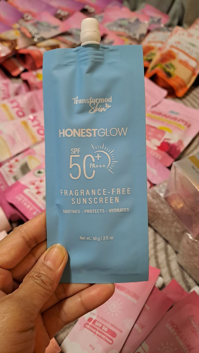 HONEST GLOW FRAGRANCE FREE SUNSCREEN SPF50+PA+++ 50G EXP JUNE 30,2026 HONEST GLOW FRAGRANCE FREE SUNSCREEN SPF50+PA+++ 50G EXP JUNE 30,2026
