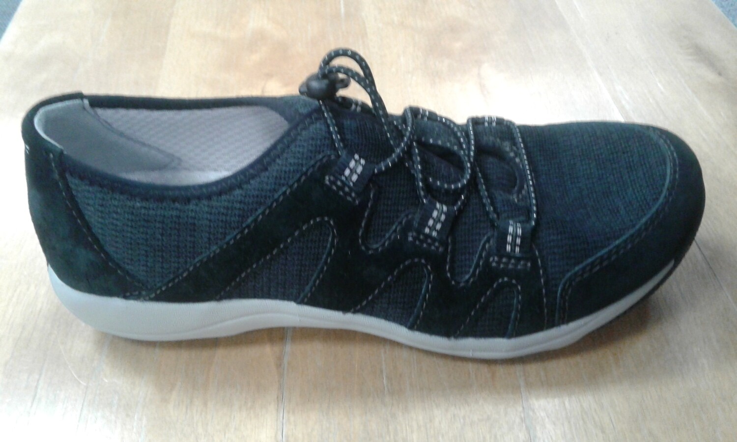Holland Black