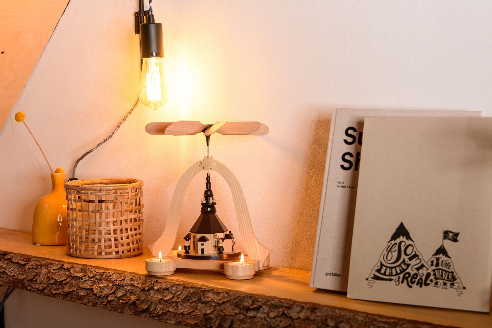 Teelichtpyramide Seiffener Kirche