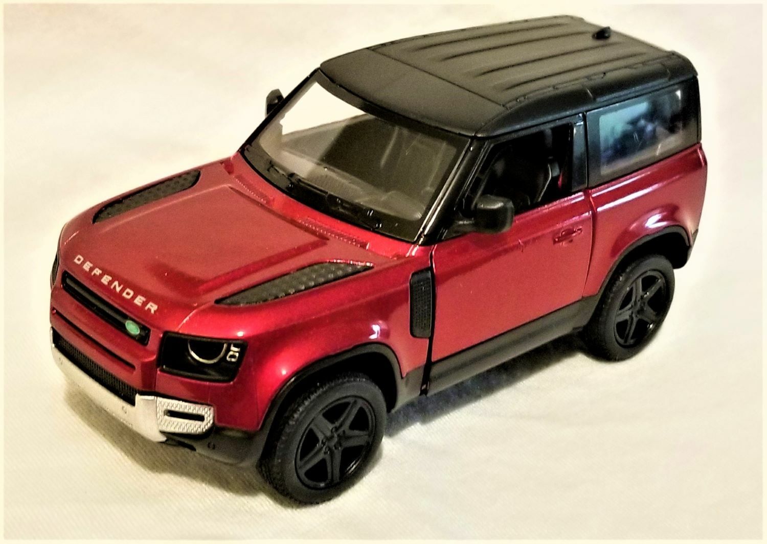 KINSMART Land Rover Defender 90 1:36 red