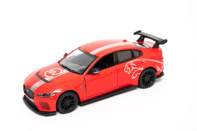 KINSMART Jaguar XE SV Project 8 with printing 1:38 red